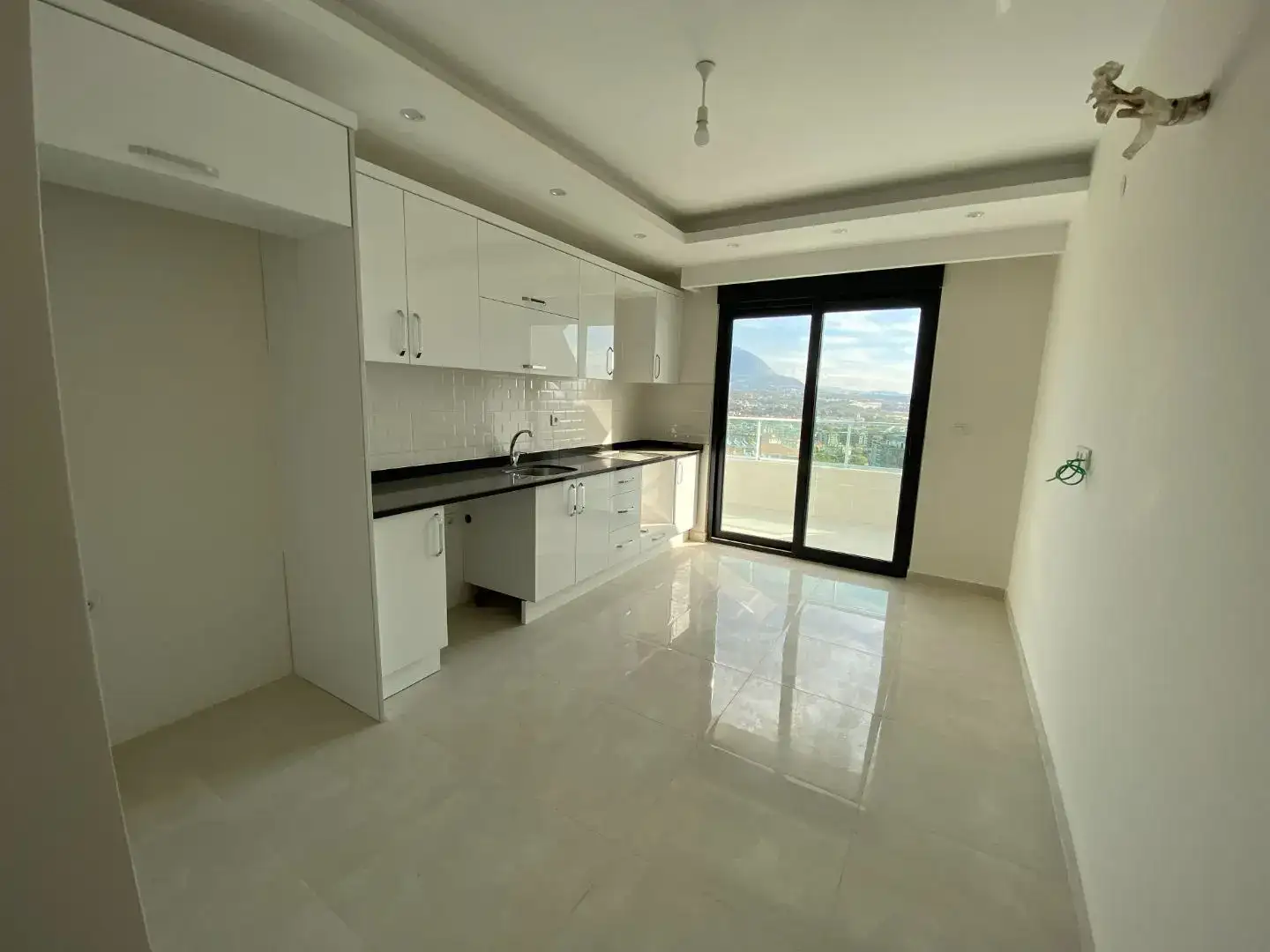 4+1 DPX APARTMENT FOR SALE IN A NEWLY BUILT BUILDING IN ÇIPLAKLI
