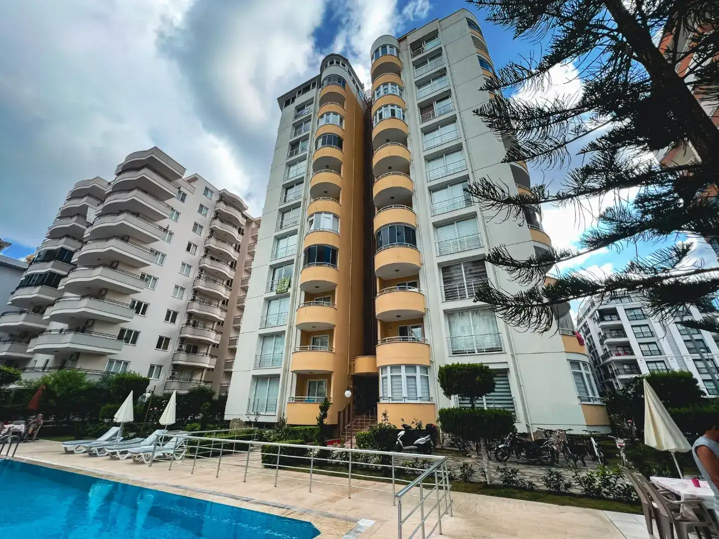 FULLY FURNISHED 2+1 APARTMENT FOR SALE IN MAHMUTLAR DISTRICT