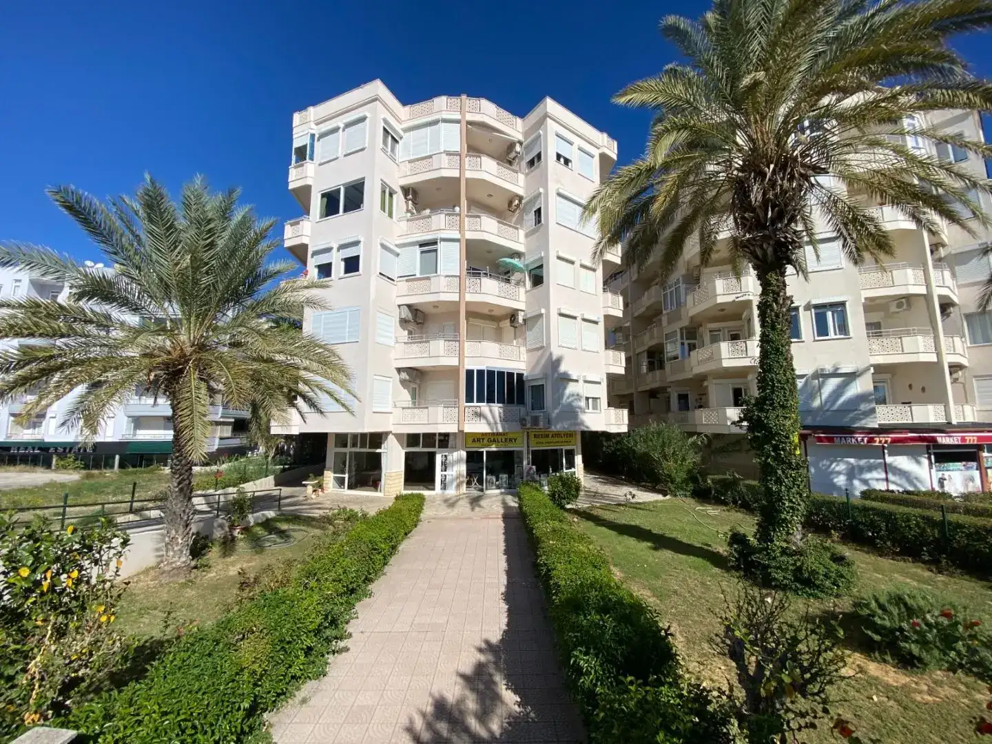 2+1 SEAFRONT FULLY FURNİSHED ADN SEPERATE KİTCHEN FLAT FOR SALE IN OBA