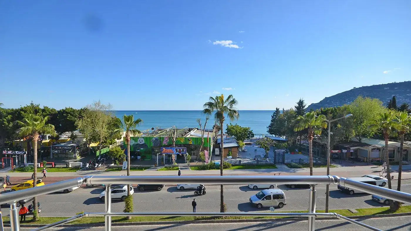 FRONT BEACH LİN APARTMENT FOR SALE İN THE CİTY CENTER-ALANYA