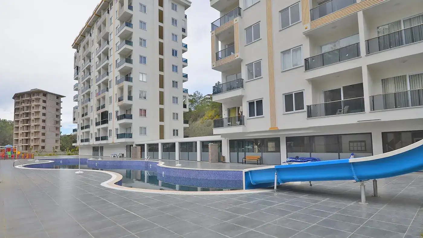FULL ACTİVİTY AND NEWLY BUİLT APARTMENT FOR SALE İN AVSALLAR -ALANYA