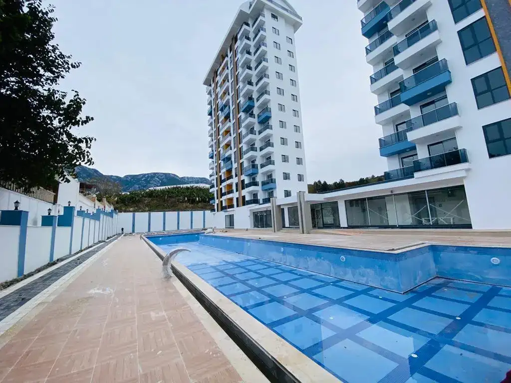  NEWLY BUİLT AND FULL ACTİVİTY APARTMENT FOR SALE İN MAHMUTLAR -ALANYA