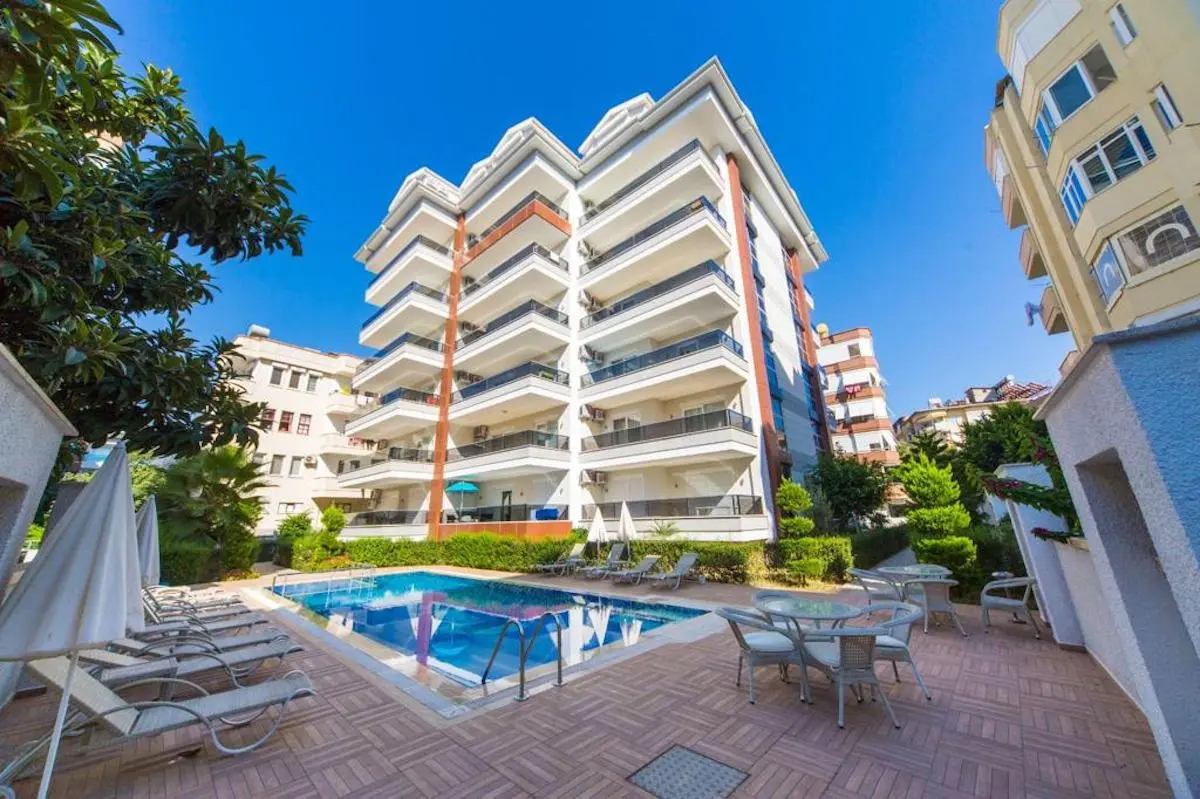 1+1 FLAT FOR SALE 250 M FROM ALANYA CLEOPATRA BEACH