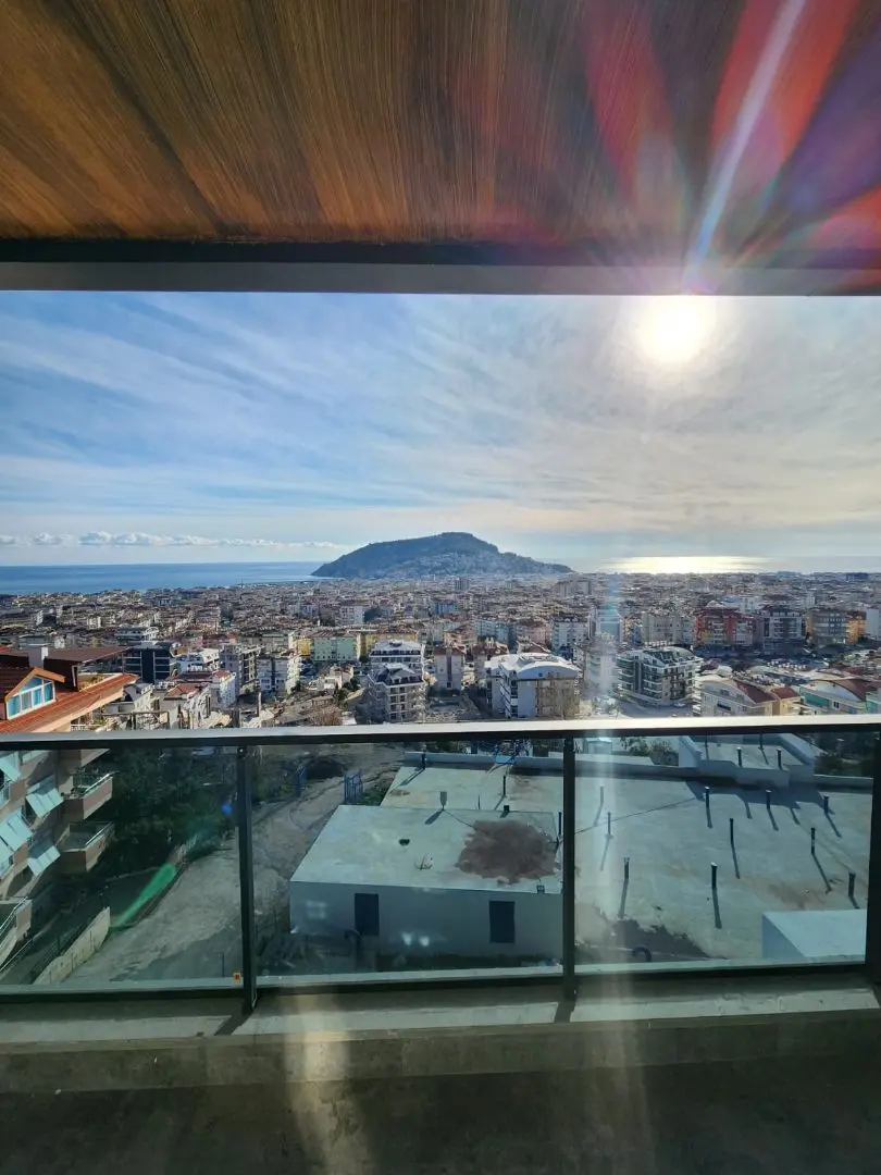 DUPLEX 3+1 WITH STUNNING VIEWS OF ALANYA AND THE SEA 