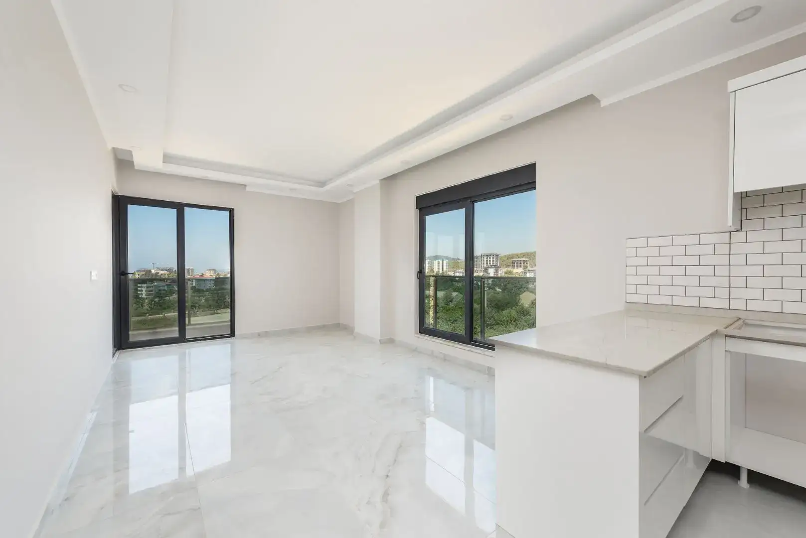 UNFURNISHED 1 + 1 FLAT İN NEWLY FINISHED BUILDING IN AVSALLAR