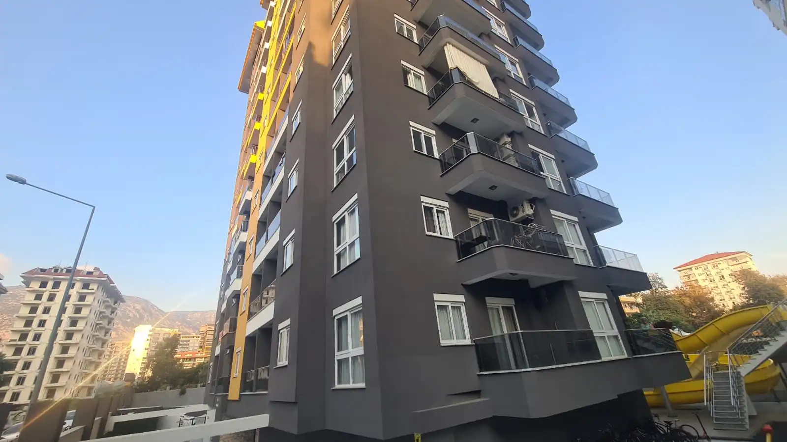 NEW 2+1 APARTMENT IN A MODERN COMPLEX IN MAHMUTLAR-ALANYA