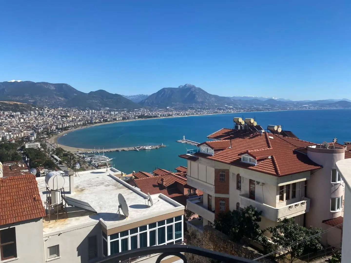 1+1 APARTMENT FOR SALE İN ALANYA-FULL SEA VİEW