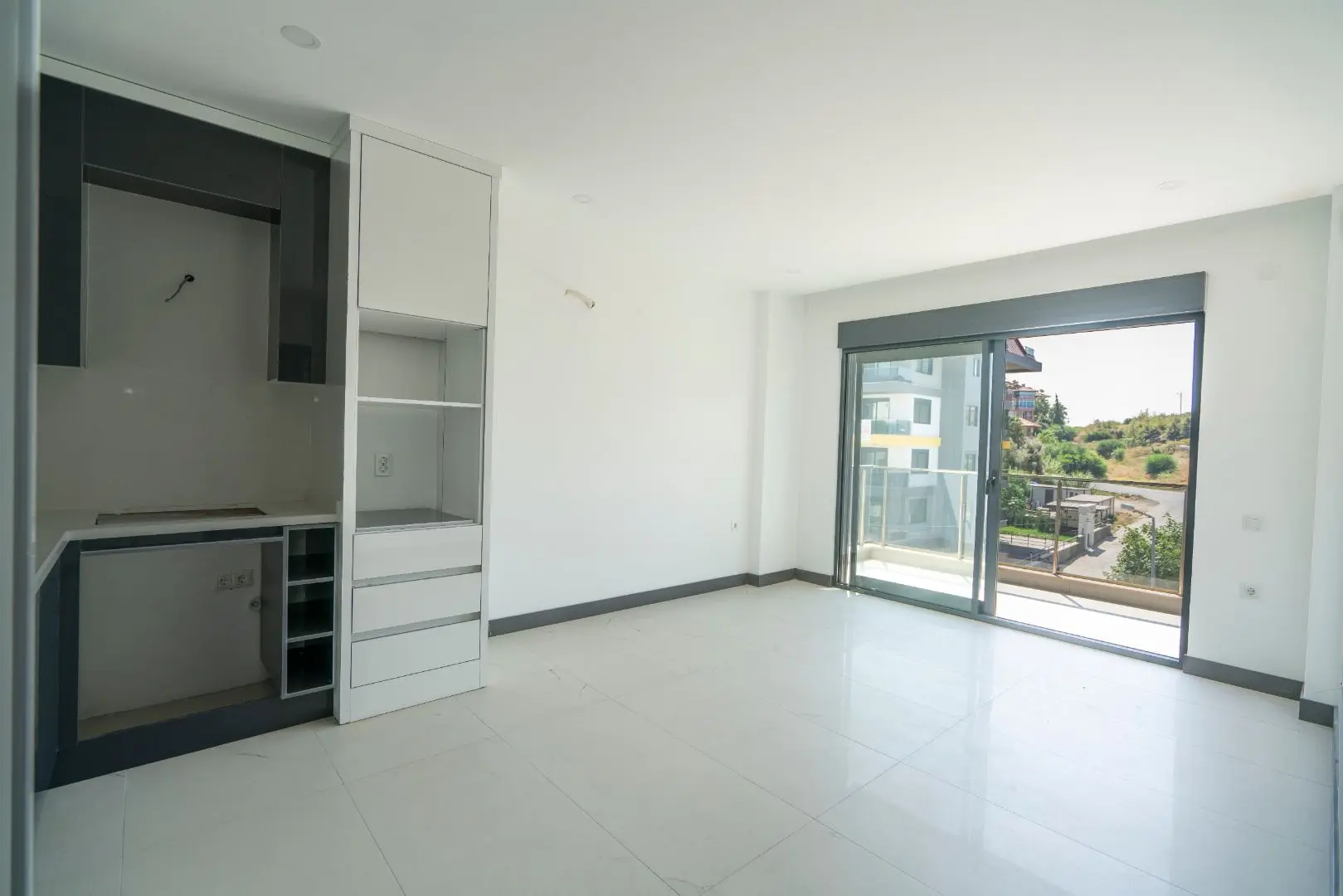 EMPTY 1+1 APARTMENT IN A NEWLY BUILT BUILDING IN KESTEL-ALANYA
