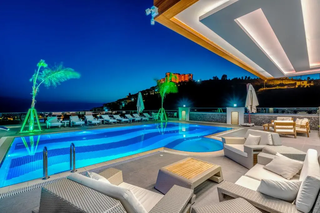 SUPER LUXURIOUS VILLA WITH PRIVATE AMENITIES IN KARGICAK-ALANYA