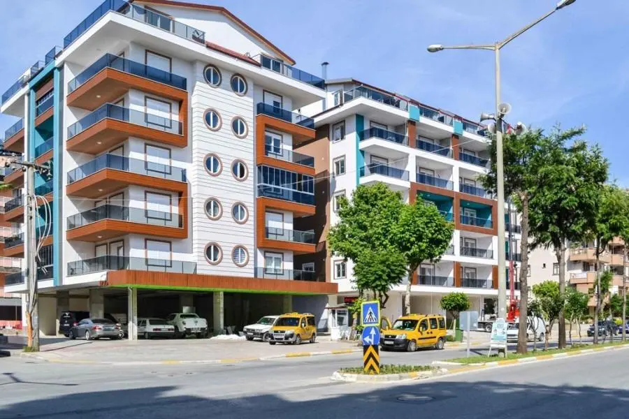 CENTRALLY LOCATED FURNISHED 1+1 FLAT IN CLEOPATRA-ALANYA