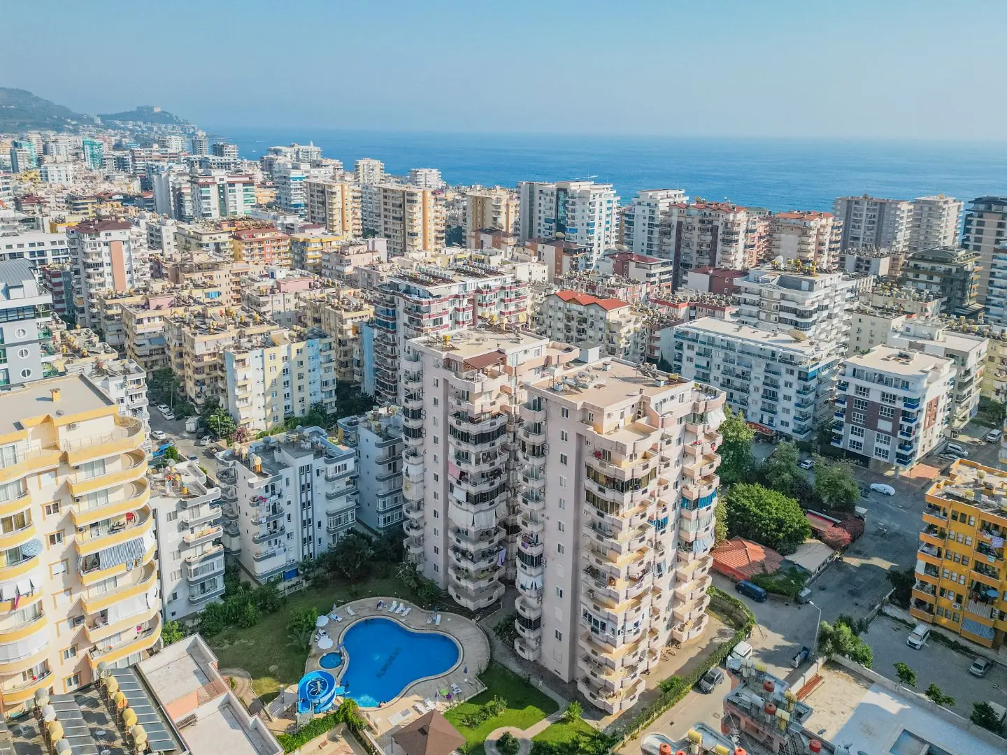 2+1 FOR SALE IN ALANYA MAHMUTLAR SITE WITH ACTIVITIES