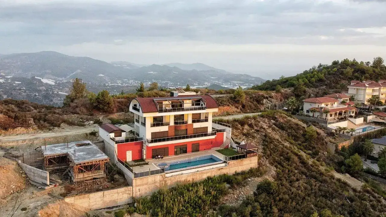 Luxury Villa With Panoramic Pool For Sale In Kargıcak